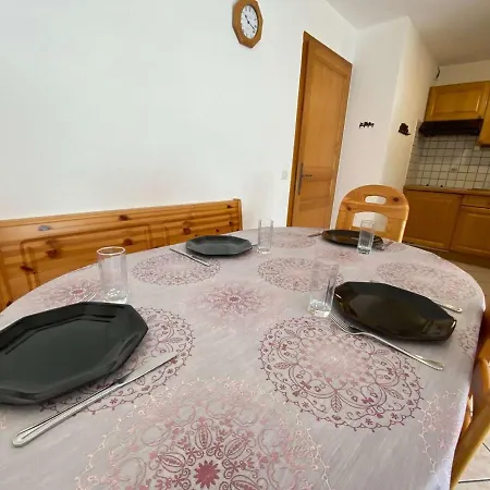 Chaleureux Au Grand Bornand - 6 Personnes, Balcon, Parking, Proche Centre - Fr-1-241-131